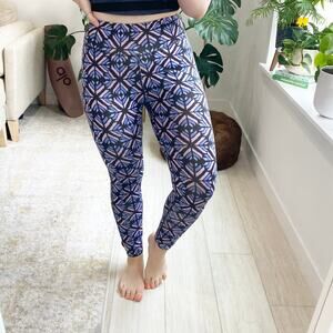 Aerie Purple & Pink Cutout Leggings Size Small